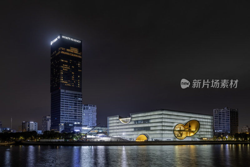 上海嘉定新城上海保利大剧院夜景夜晚