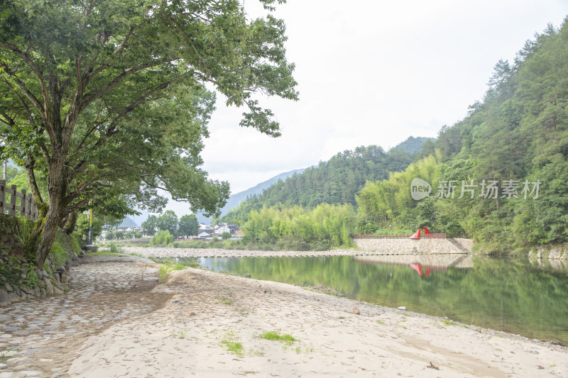 龙泉住龙镇溪边风景