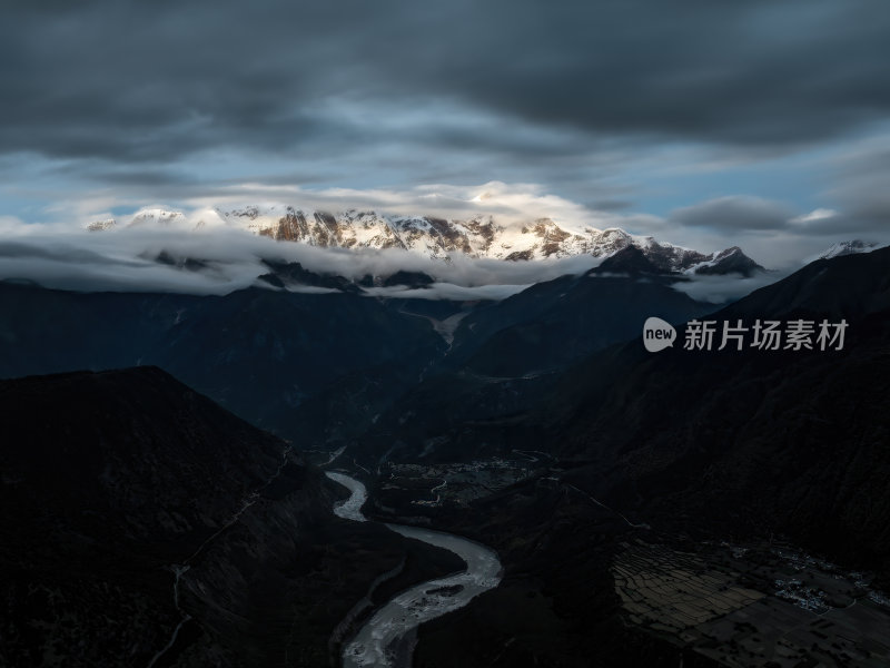 西藏林芝索松村南迦巴瓦峰雪山航拍