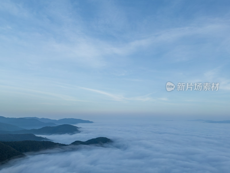 航拍云海山峦