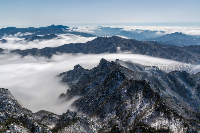 山脉大雪云海航拍辽阔高远壮观背景自然风景