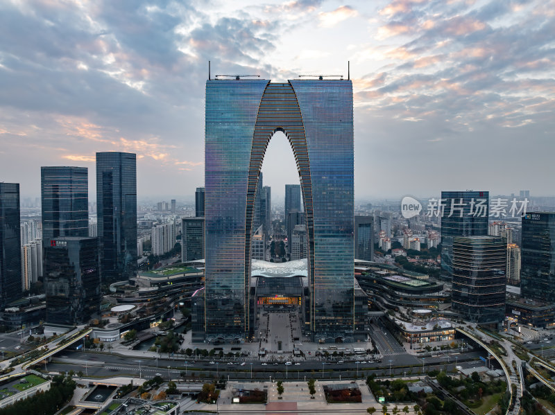 江苏苏州金鸡湖东方之门CBD日落夜景航拍