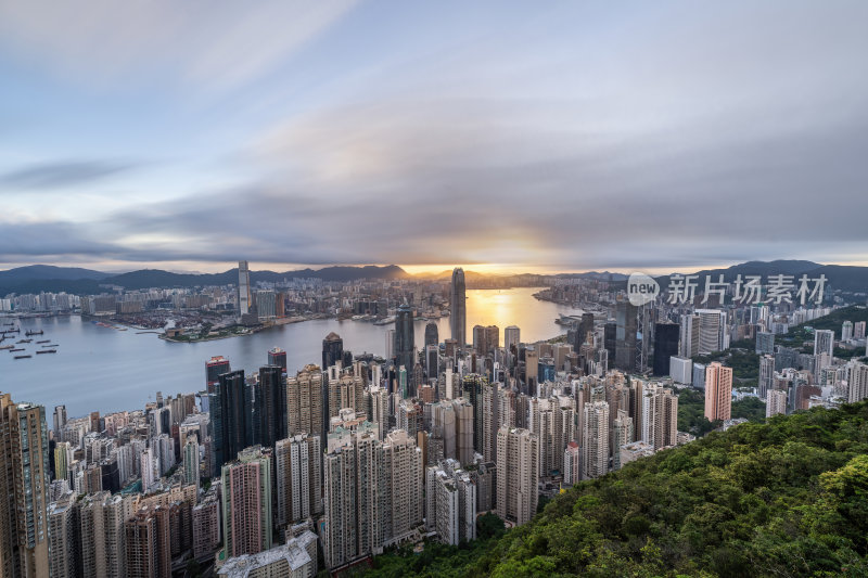 香港维多利亚港CBD中环日出夜景繁华都市