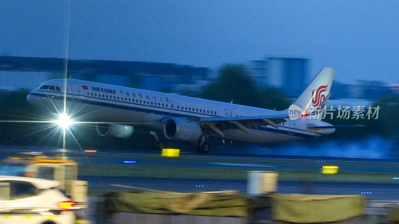 中国国际航空飞机降落瞬间