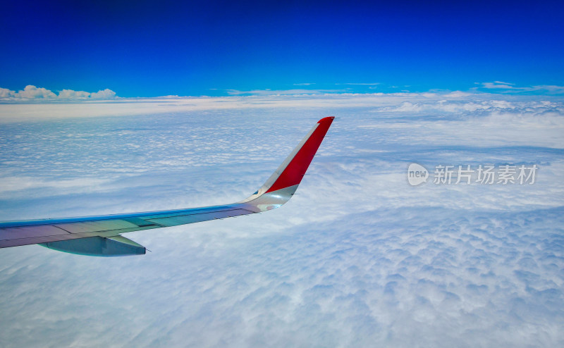 飞机窗外万米高空壮阔云海唯美自然风光