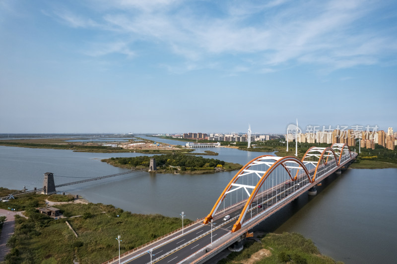 天津滨海生态城永定新河彩虹大桥城市风光