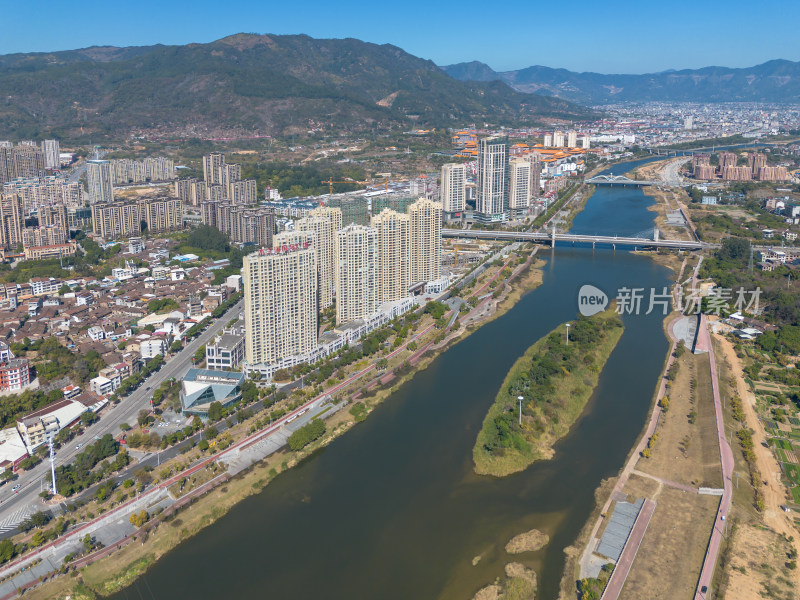 仙游城区有山地背景的城市鸟瞰全景