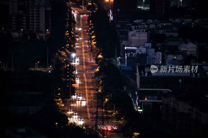 夜晚城市街道车流景象