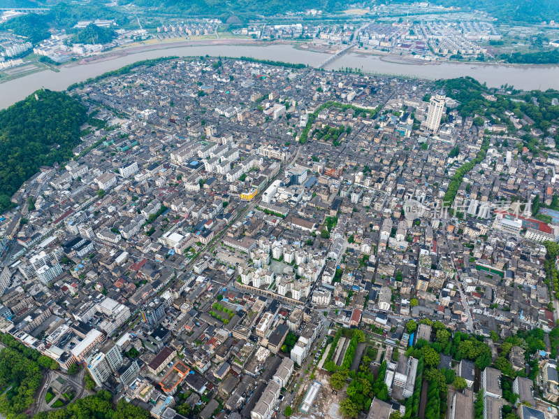 航拍浙江省台州市临海市东湖景区紫阳古街