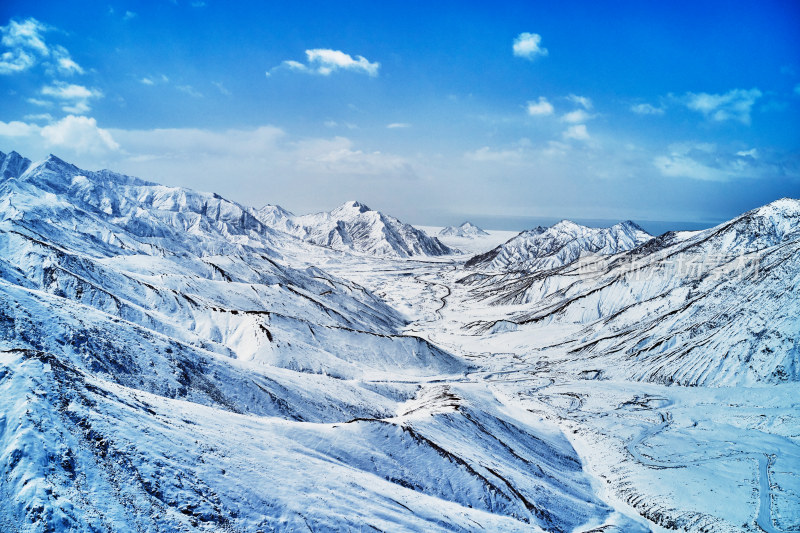 连绵不绝的雪山