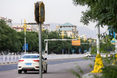 马路车辆城市街道