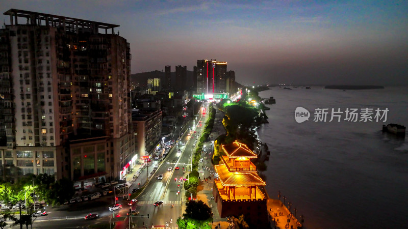 航拍湖北鄂州沿江大道夜景交通