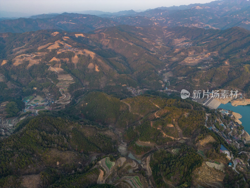 连绵起伏山川日落晚霞航拍摄影图