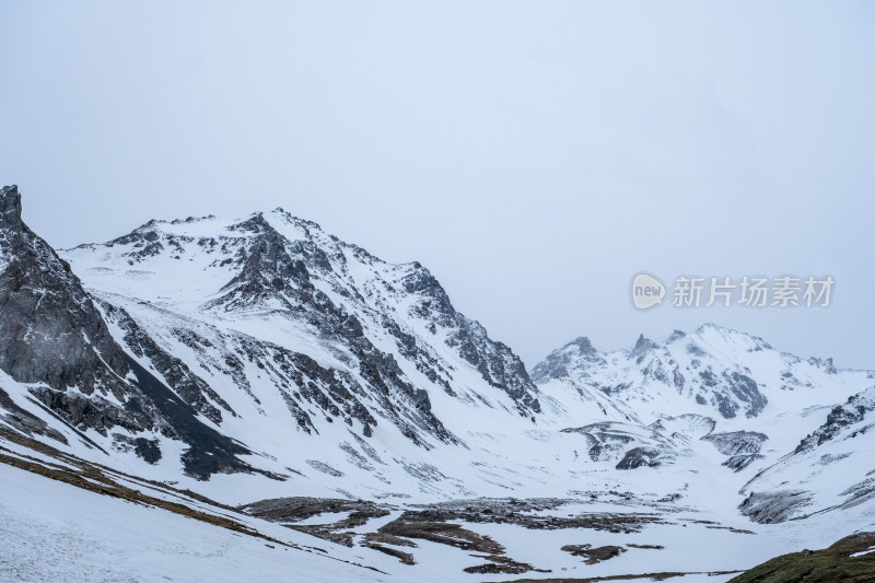 新疆伊犁那拉提雪山风光