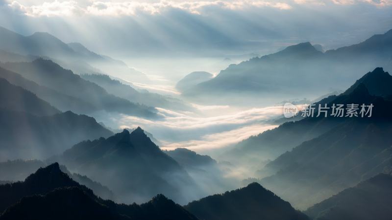 壮丽山脉湖泊景观的自然风景