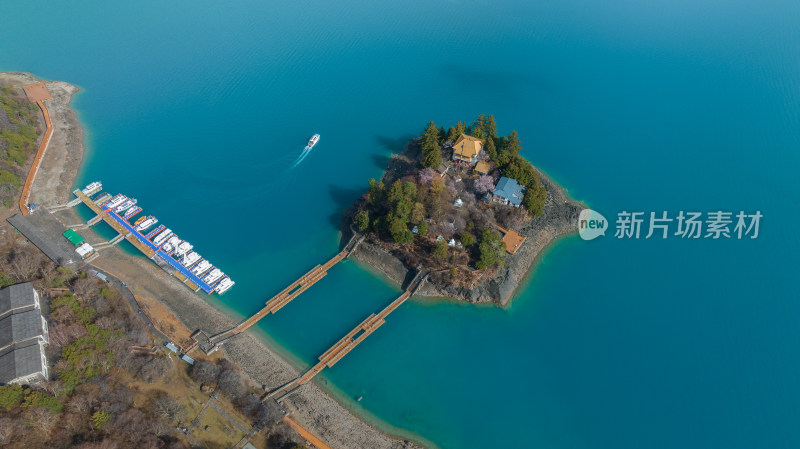 航拍西藏林芝巴松措风景