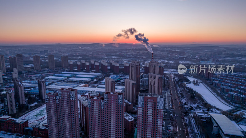 长春旅游长春市区城市上空的烟雾日出