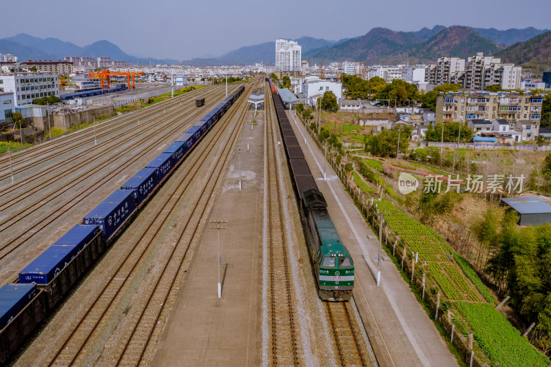 安徽省宣城市皖赣铁路绩溪县站风光