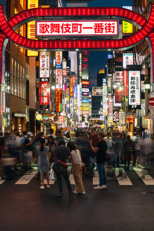 日本东京歌舞伎町一番街街景