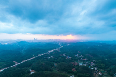 广西南宁连绵群山丘陵夕阳落日云彩航拍全景