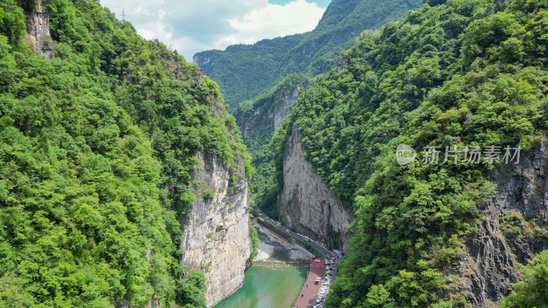 航拍大山峡谷森林自然风光