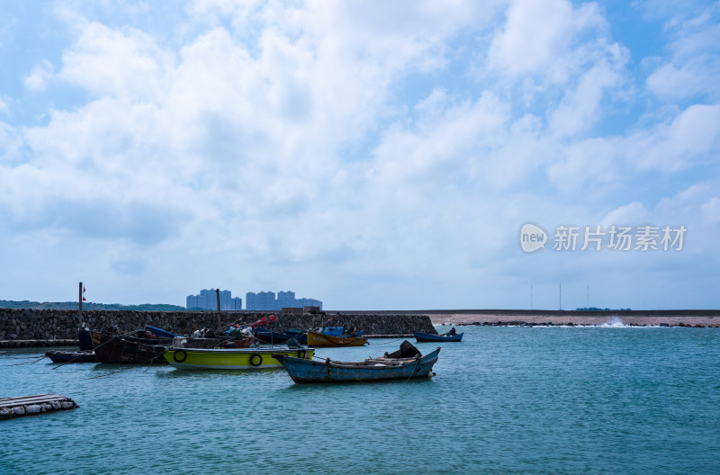 福建福州平潭岛北港村海湾港口码头渔船