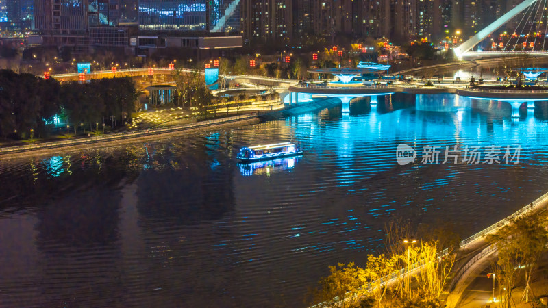 成都高新区的夜游锦江游船