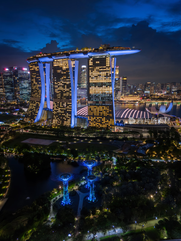 新加坡滨海湾金沙海滨奥林匹克蓝调夜景航拍