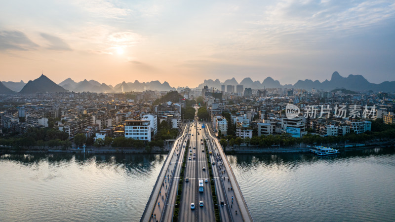 山水环绕的桂林城市风光全景鸟瞰