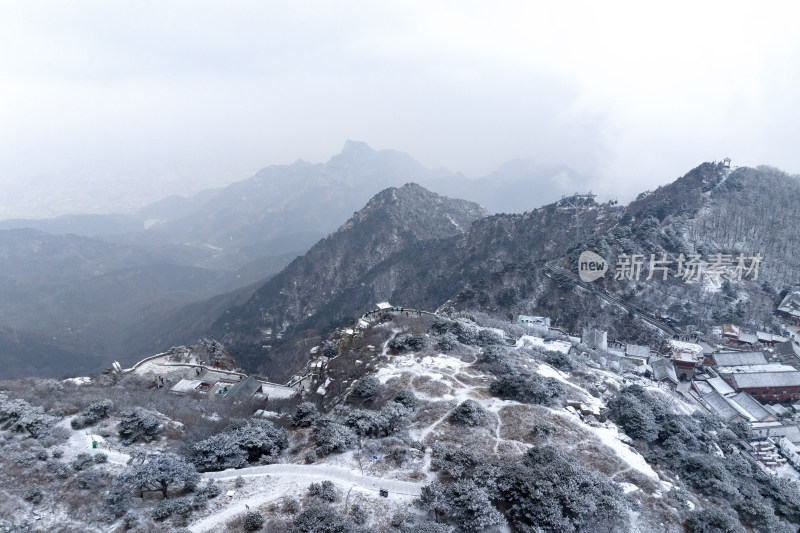 雪后泰山，银装素裹