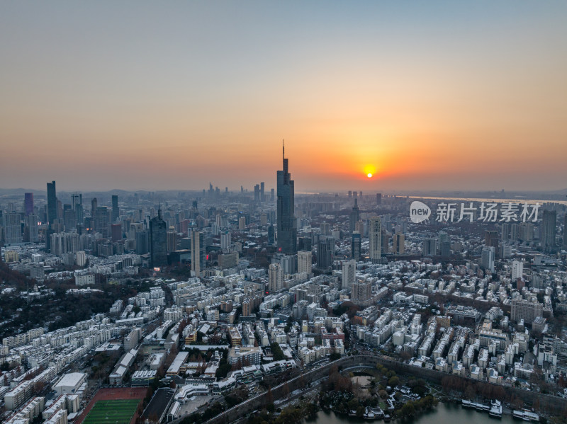 南京紫峰大厦日落雪景航拍