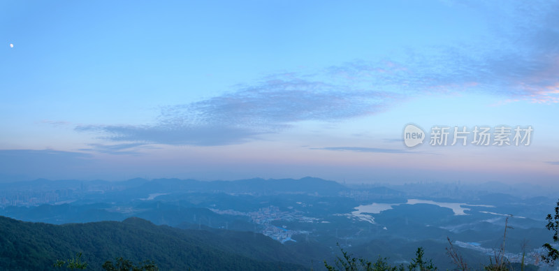 深圳羊台山公园黄昏夕阳晚霞火烧云全景长图