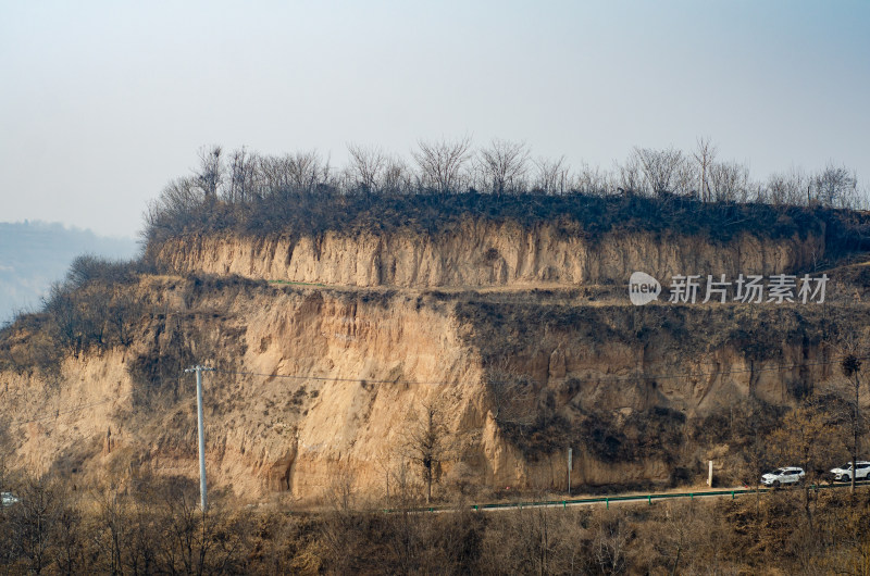 中国西北黄土高原的山间道路