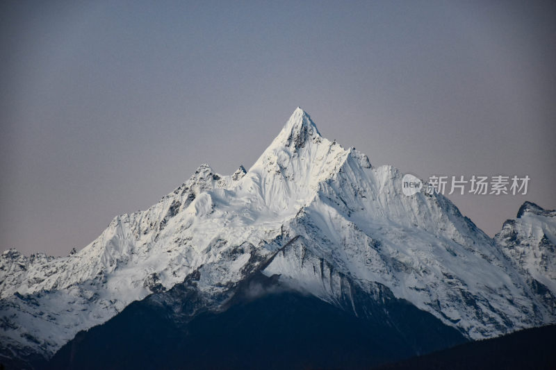 梅里雪山缅茨姆峰