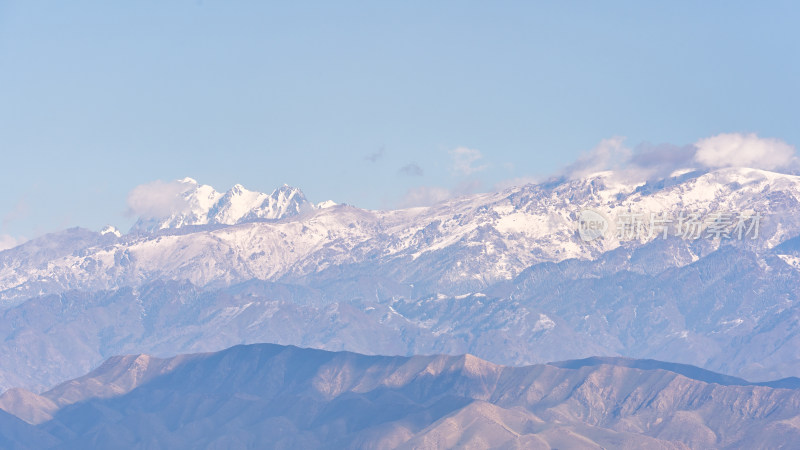 乌鲁木齐东部天山最高峰博格达峰雪山