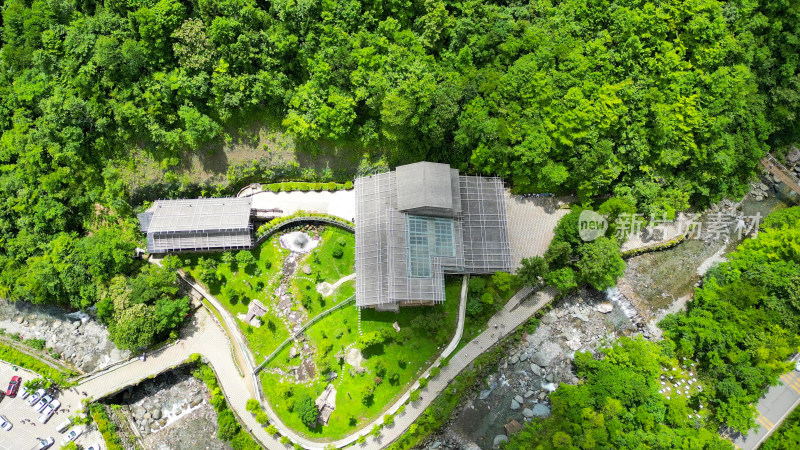 航拍湖北神农架官门山景区