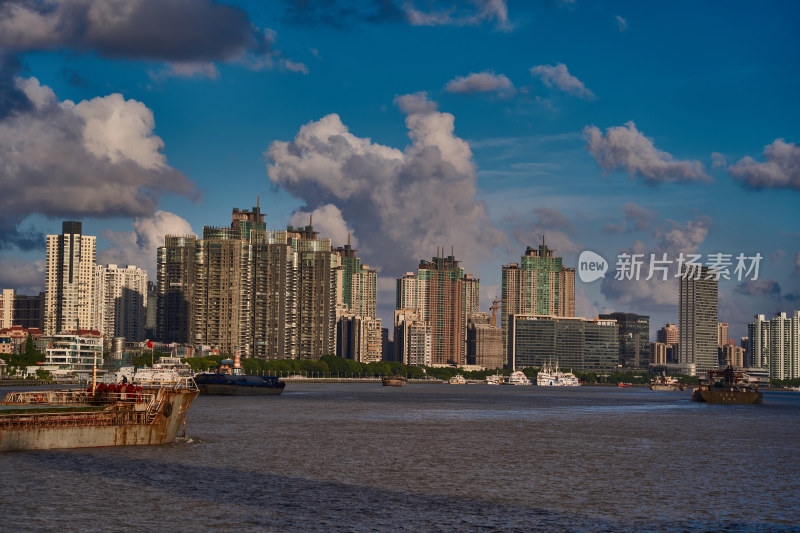 上海滨江的建筑风光