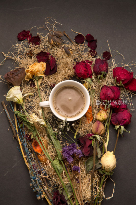 咖啡与花束