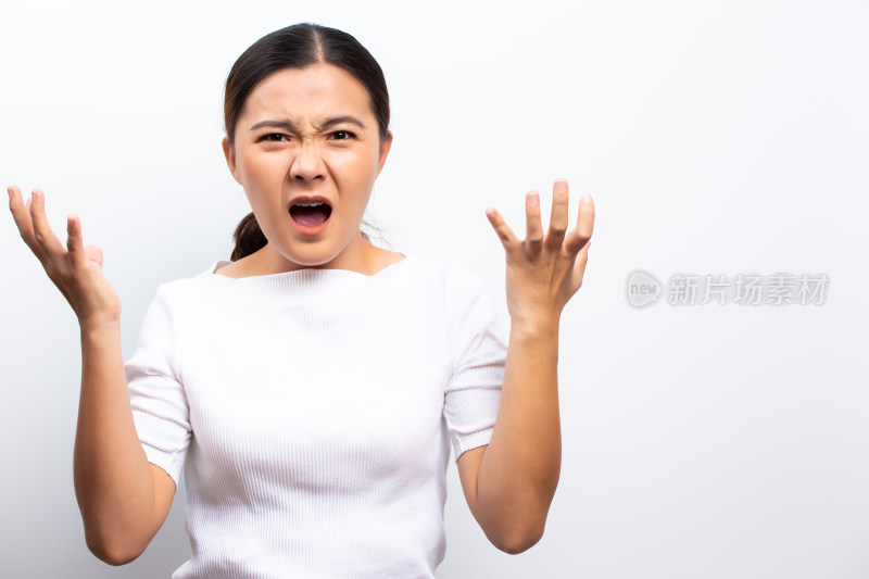 愤怒女性情绪表达