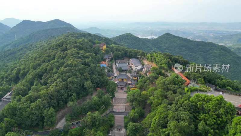 航拍湖北黄石东方山风景区弘化禅寺