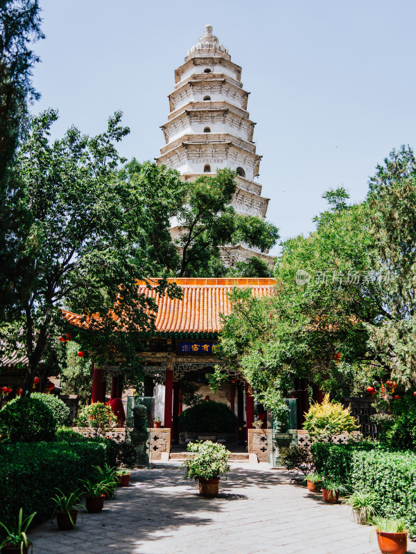 晋中太谷无边寺白塔