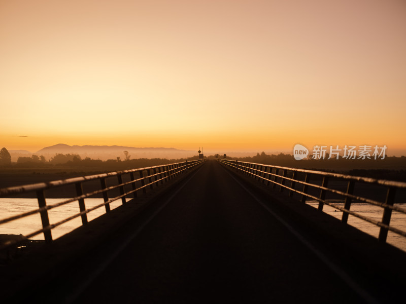 新西兰南岛小镇落日 公路旅行