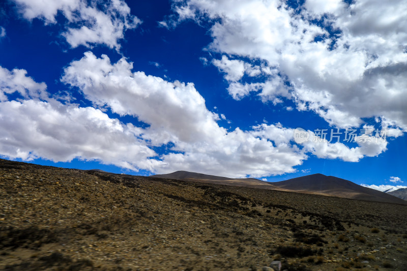 西藏珠穆朗玛峰景区奇林峡