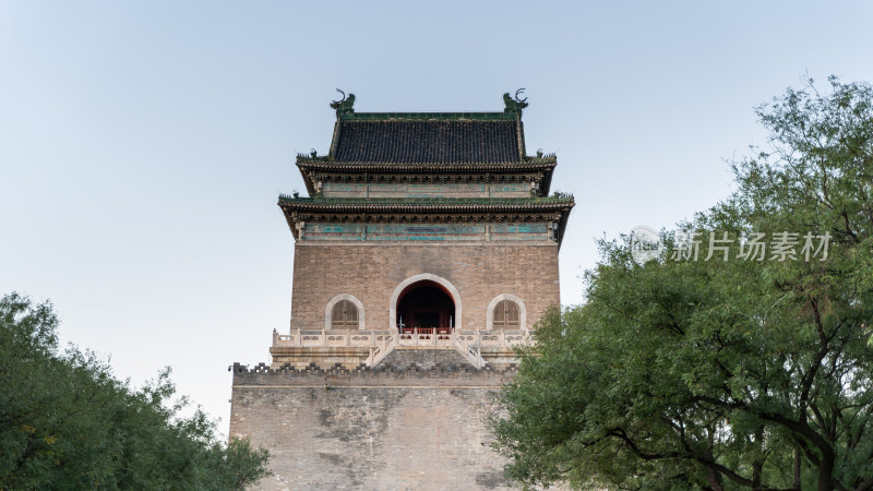 北京古风建筑钟楼特写