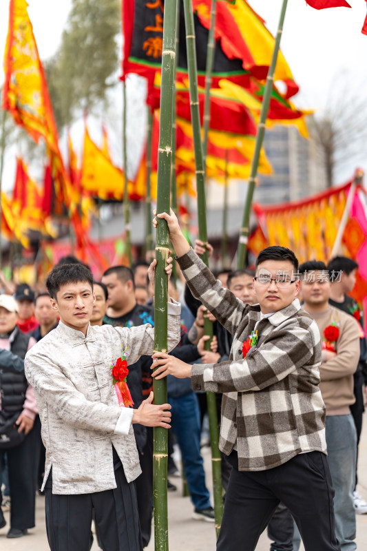 广东潮汕中国非遗英歌舞古镇戏曲盛装巡游