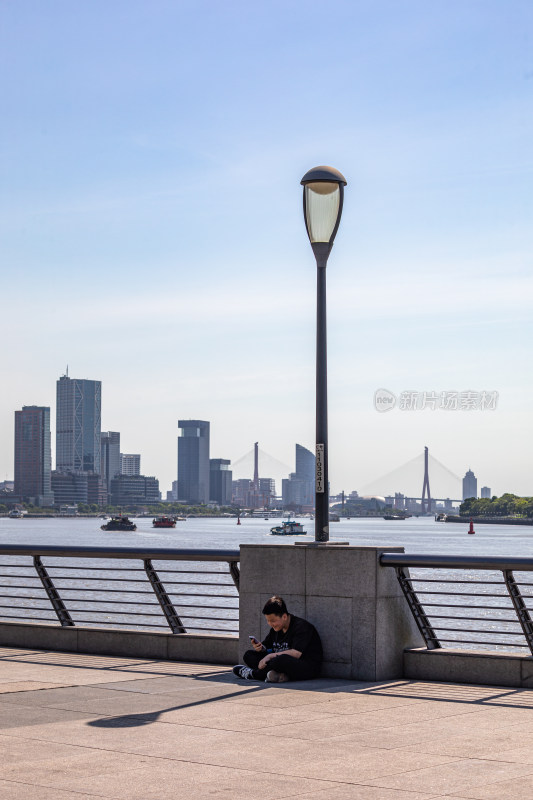 上海外滩外白渡桥陆家嘴黄浦江城市景观