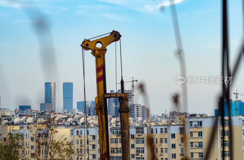 建设中的城市，城市背景，起重机特写