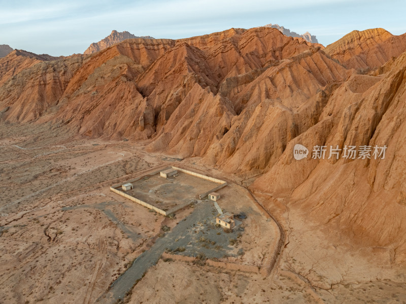 新疆南疆阿克苏库车天山红山石林大峡谷航拍