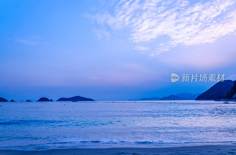香港浅水湾滨海沙滩与夕阳晚霞云彩