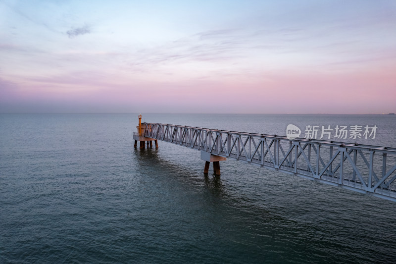 天津滨海新区东堤公园海上日落自然风光